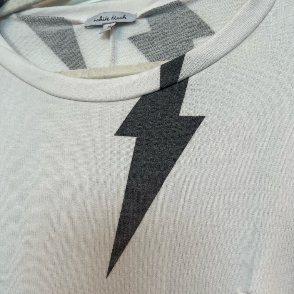 NWOT white birch lightening bolt top in size medium - Picture 2 of 3